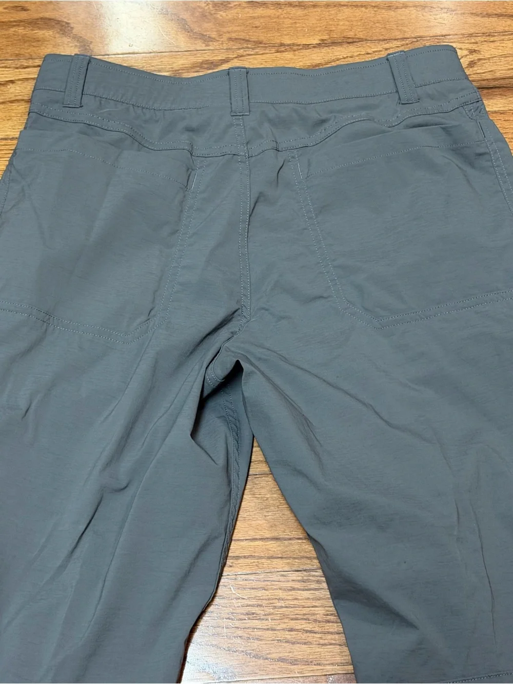 Under Armour Men's Gray Loose Cargo Pants Size 32x32 Hiking Golf Casual